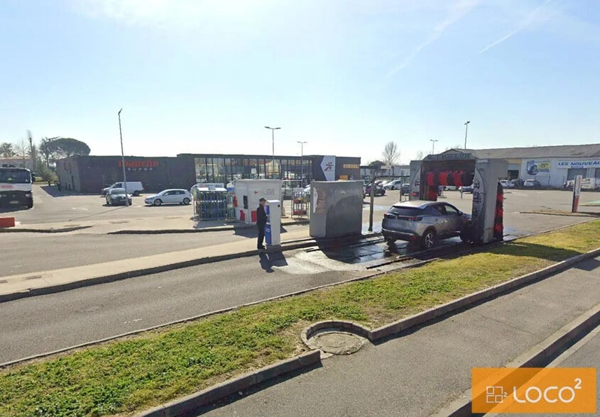 2 Rue De La Gravette, Gratentour à louer - Photo de l’immeuble – Image 1 sur 7