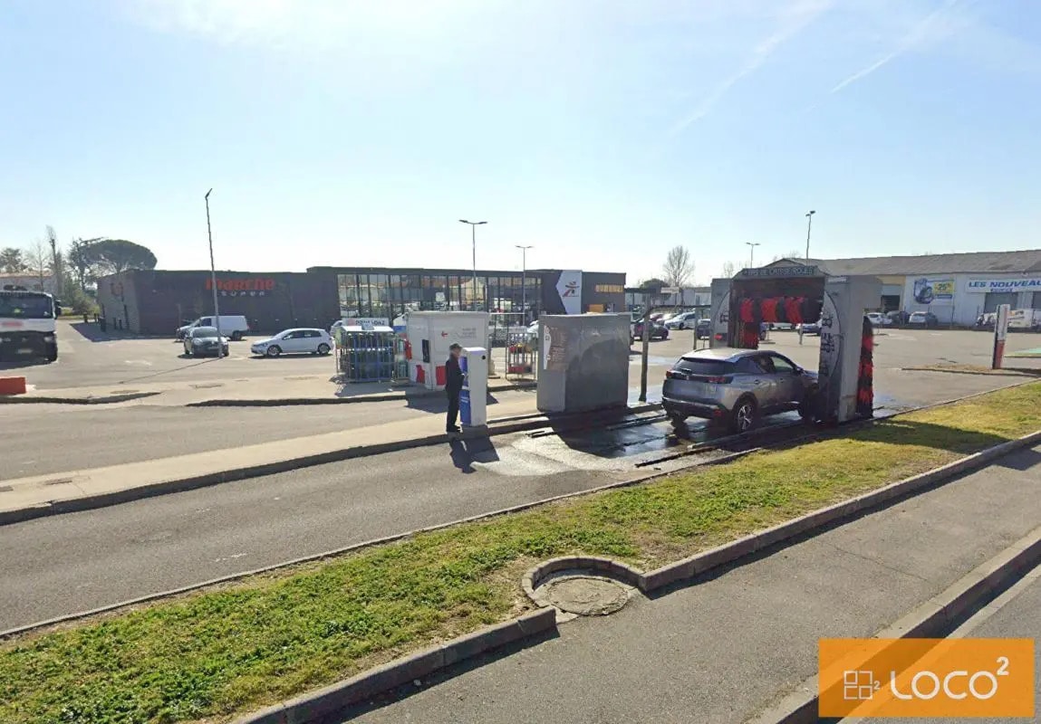 2 Rue De La Gravette, Gratentour à louer Photo de l’immeuble– Image 1 sur 8