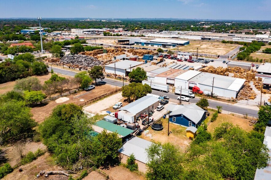 514 Merida St, San Antonio, TX à louer - Photo de l’immeuble – Image 2 sur 6
