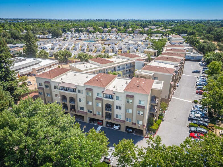 1666 Da Vinci Ct, Davis, CA à vendre - Photo principale – Image 1 sur 63