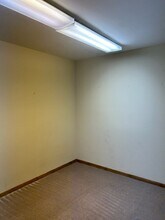 850 E Grand Ave, Lake Villa, IL à louer Photo de l’immeuble– Image 2 sur 9