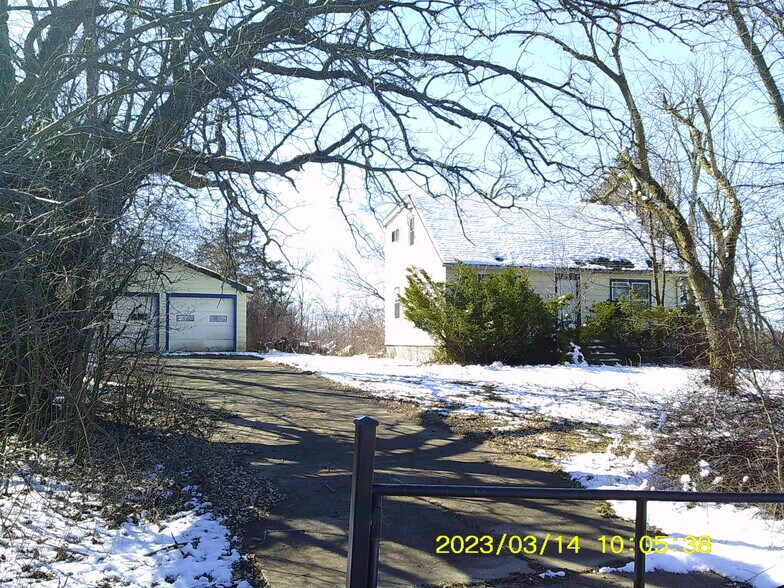 135 Acre Ct, Round Lake Beach, IL à vendre - Photo de l’immeuble – Image 2 sur 2