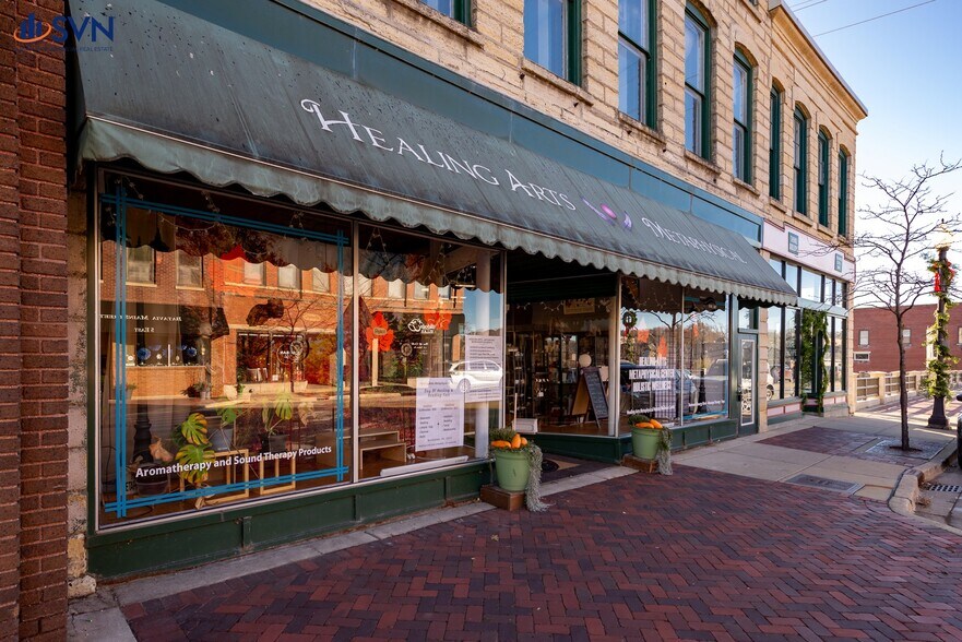 4 E Wilson St, Batavia, IL à vendre - Photo de l’immeuble – Image 2 sur 7