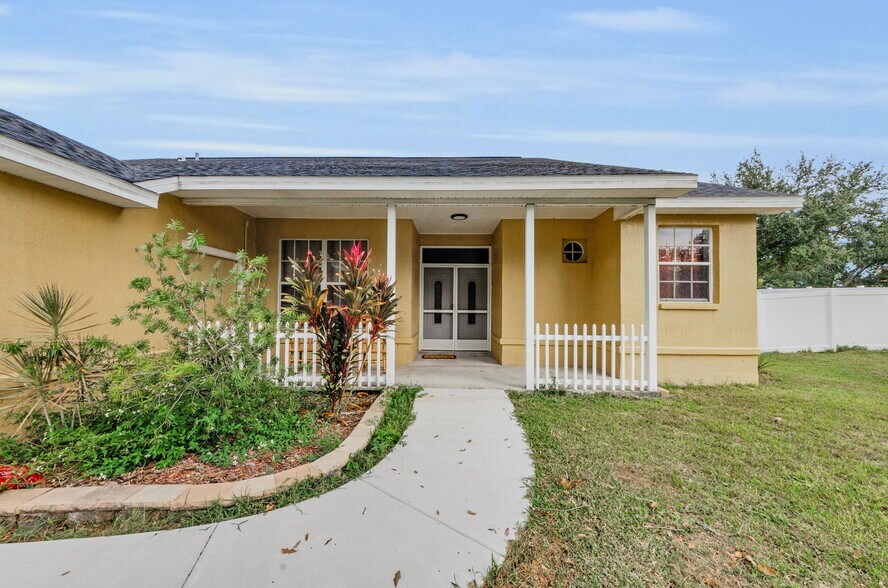 11748 La Madera Blvd, Port Richey, FL à vendre - Photo de l’immeuble – Image 2 sur 93