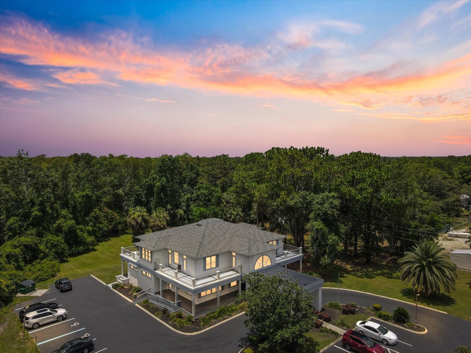268 S Suncoast Blvd, Crystal River, FL à vendre Photo de l’immeuble– Image 1 sur 60