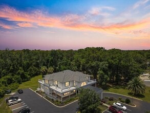 268 S Suncoast Blvd, Crystal River, FL à vendre Photo de l’immeuble– Image 1 sur 60