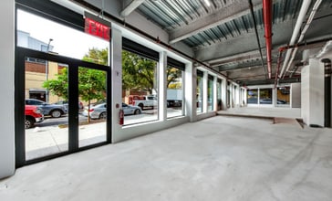 35-01 36th St, Astoria, NY à louer Photo intérieure– Image 1 sur 4