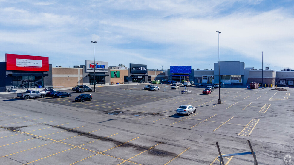 285 Geneva St, St Catharines, ON à louer - Photo de l’immeuble – Image 2 sur 15