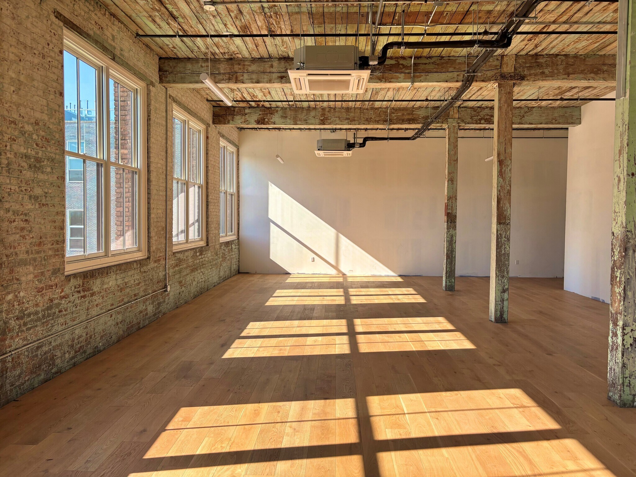 44-01 11th St, Long Island City, NY à louer Photo de l’immeuble– Image 1 sur 7