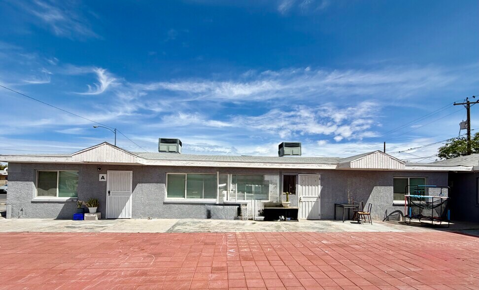 2536 Carroll St, North Las Vegas, NV à vendre - Photo de l’immeuble – Image 2 sur 25