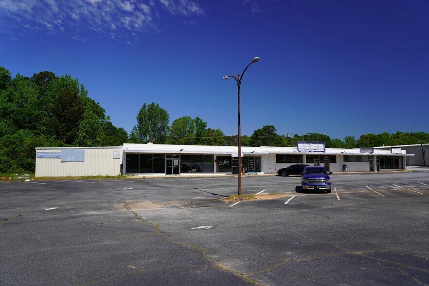 727–729 Anderson St., Belton, SC à louer - Photo principale – Image 1 sur 15