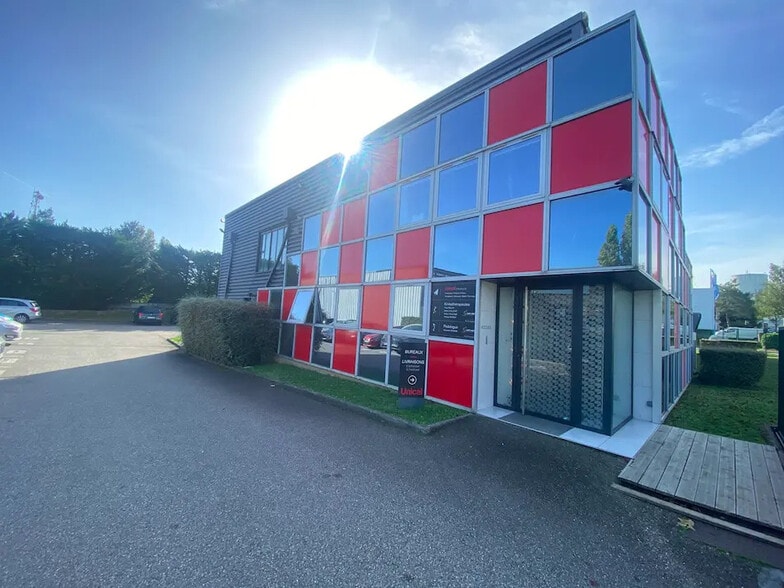 250 Rue Hélène Boucher, Rillieux-la-Pape à vendre - Photo de l’immeuble – Image 1 sur 4
