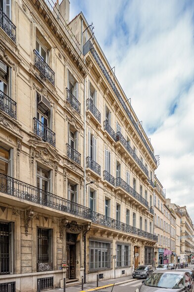 Bureau dans Marseille à vendre - Photo de l’immeuble – Image 2 sur 3