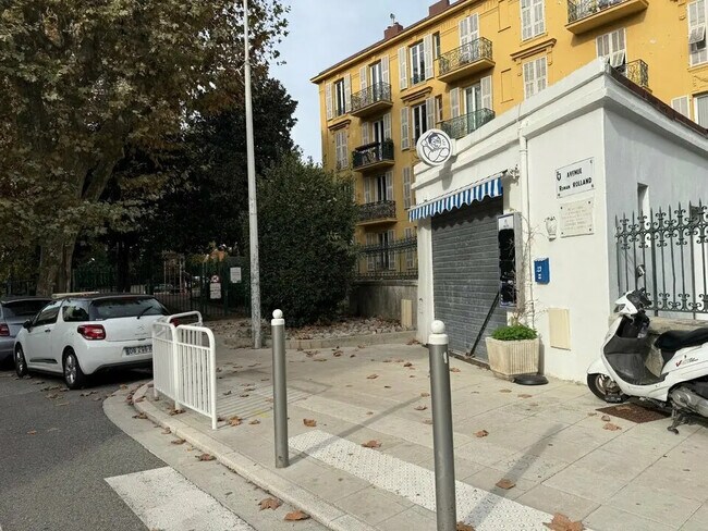 Plus de détails pour Local commercial à louer