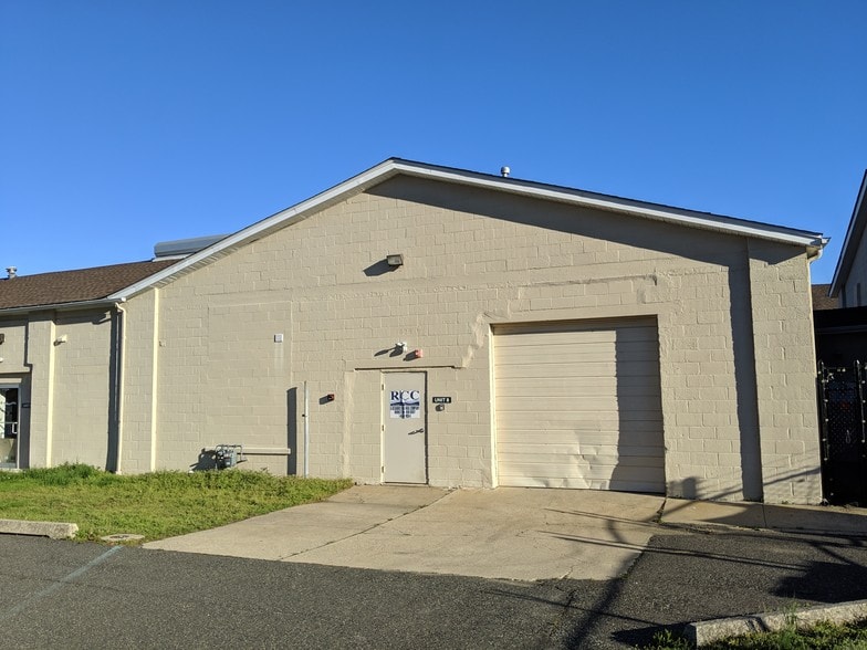 10 Lippincott Ln, Mount Holly, NJ à louer - Photo de l’immeuble – Image 1 sur 8