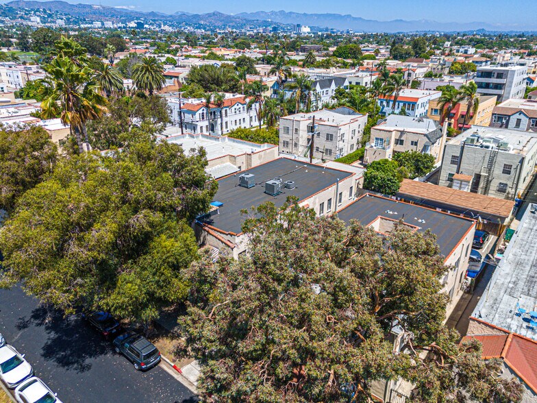 356 N Orange Grove Ave, Los Angeles, CA à vendre - Photo de l’immeuble – Image 2 sur 30
