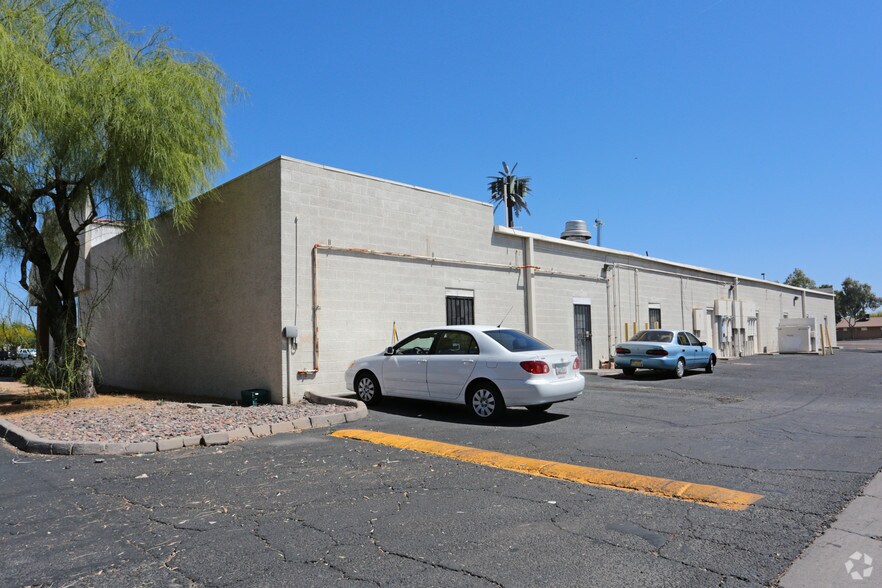 2051 W Guadalupe Rd, Mesa, AZ à louer - Photo de l’immeuble – Image 3 sur 7