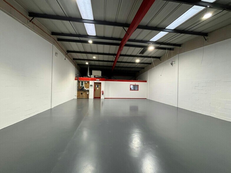 121-127 Deerdykes Vw, Cumbernauld à louer - Photo de l’immeuble – Image 3 sur 8