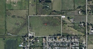 Plus de détails pour 600 Roguelea Ln, Grants Pass, OR - Terrain à vendre