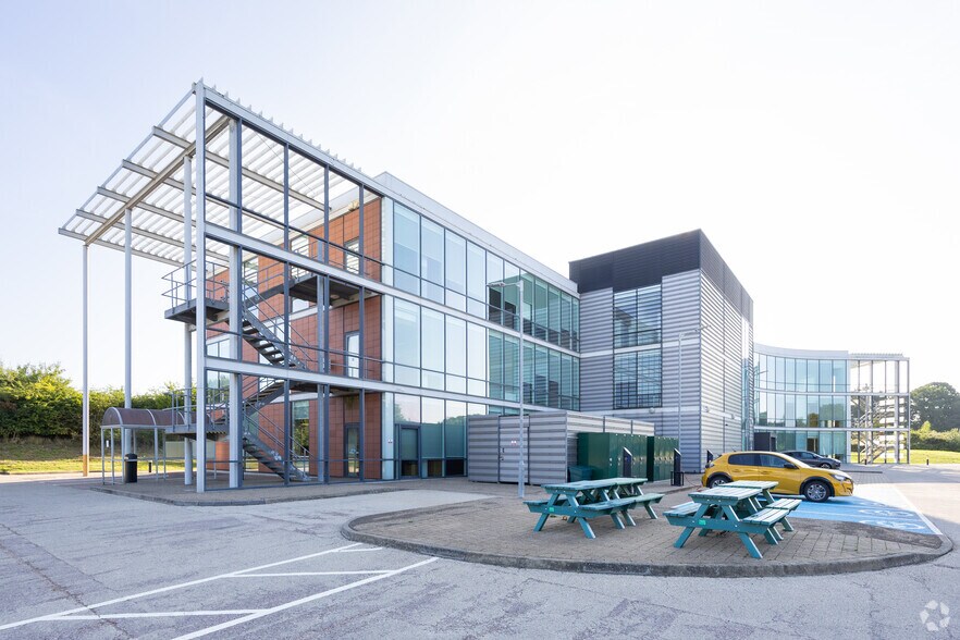 Trinity Rd, Ashford à louer - Photo de l’immeuble – Image 2 sur 4