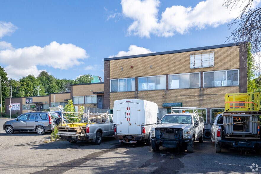 170-216 Prom Ronald, Montréal-Ouest, QC à louer - Photo de l’immeuble – Image 2 sur 3