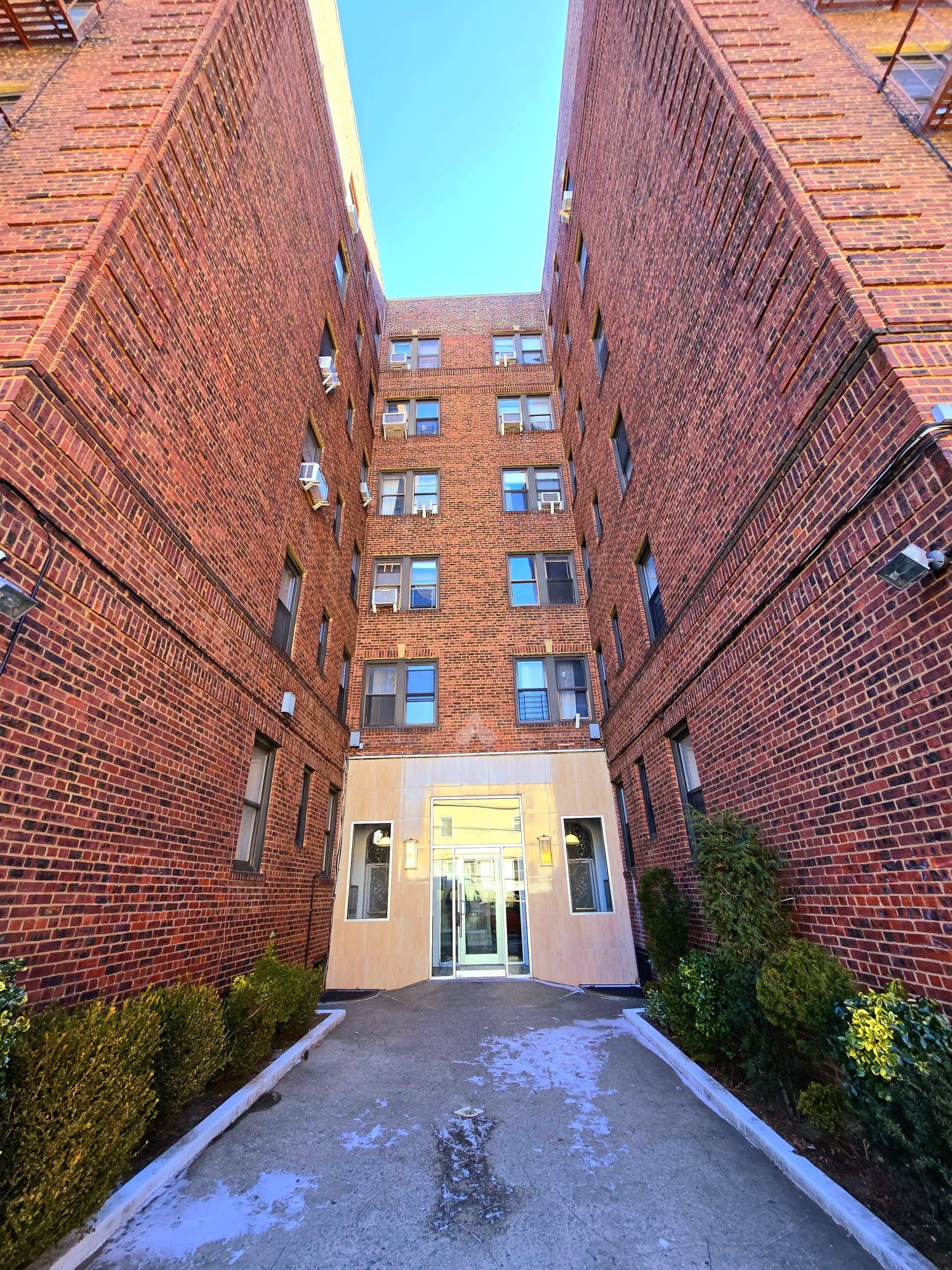 2249 E 21st St, Brooklyn, NY à vendre Photo de l’immeuble– Image 1 sur 17