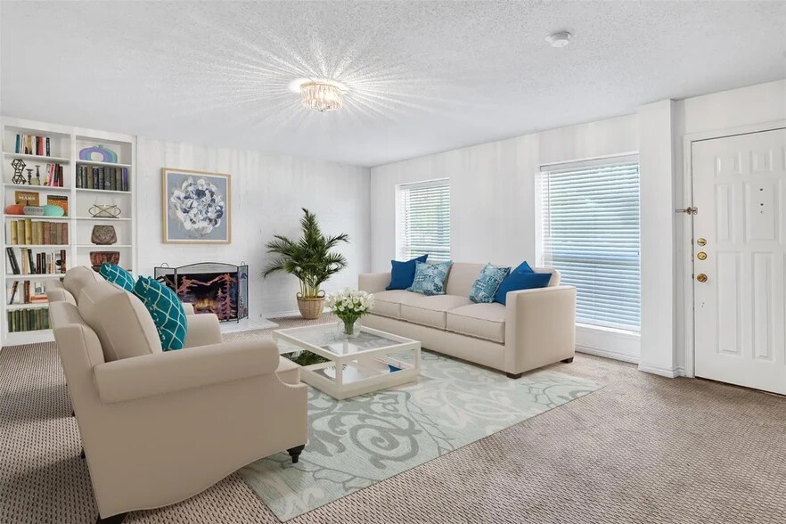 7771 Royal Ln, Dallas, TX à vendre - Photo intérieure – Image 3 sur 7