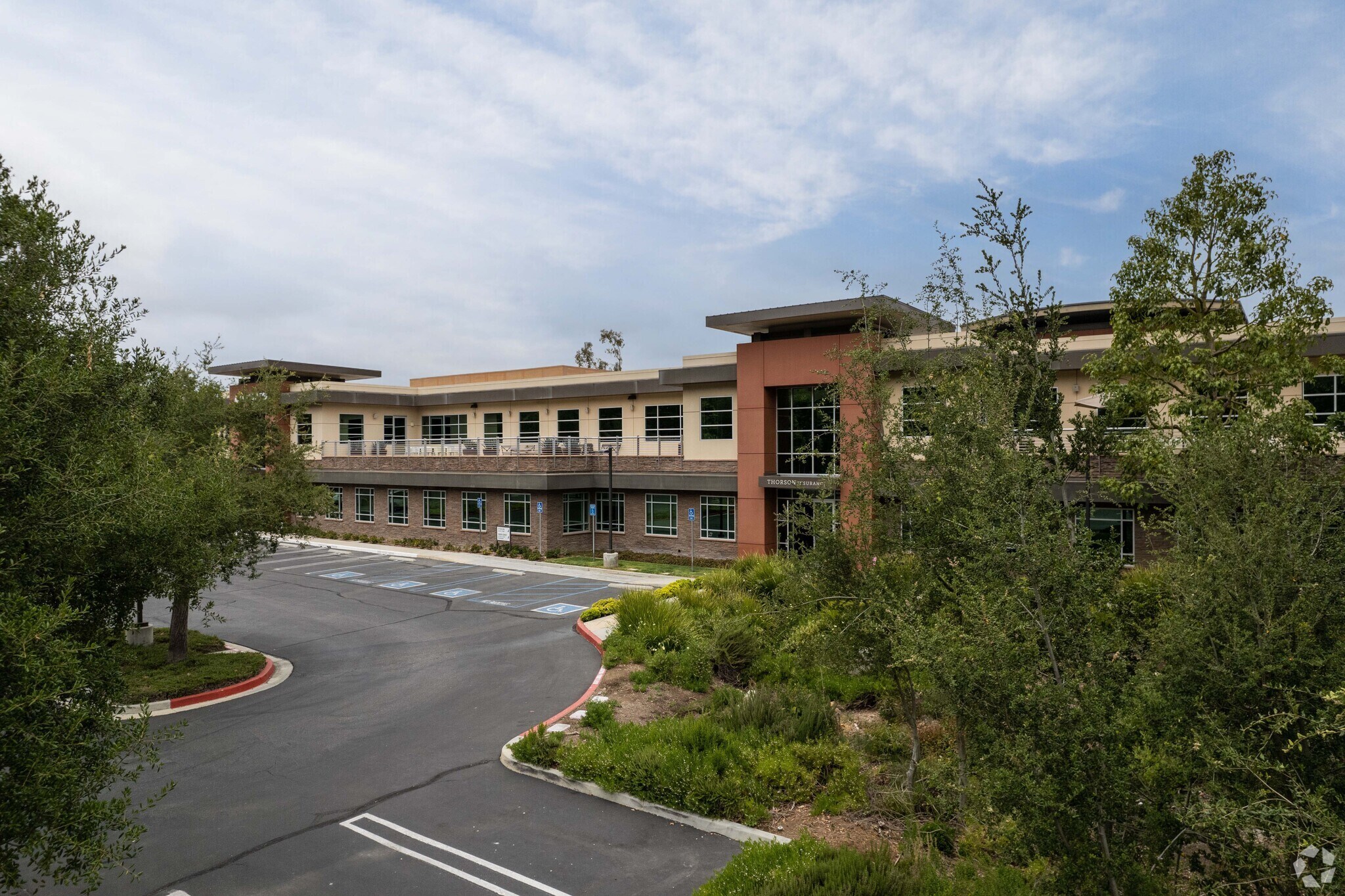 29899 Agoura Rd, Agoura Hills, CA à louer Photo principale– Image 1 sur 5