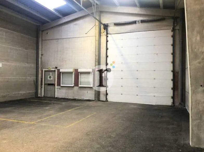 Local d'activités dans La Bassée à vendre - Photo intérieure – Image 3 sur 6