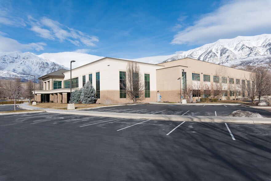 5132 N 300 W, Provo, UT à vendre - Photo de l’immeuble – Image 2 sur 9