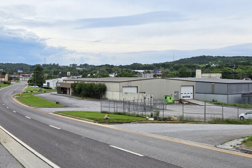 5225 S Middlebrook Pike, Knoxville, TN à vendre - Photo de l’immeuble – Image 3 sur 10