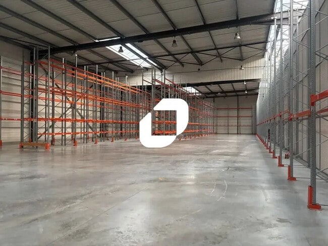 Plus de détails pour Bureau, Industriel/Logistique à louer