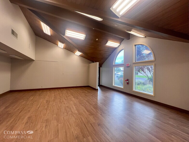 354 NE Norton Ave, Bend, OR à louer - Photo de l’immeuble – Image 3 sur 4