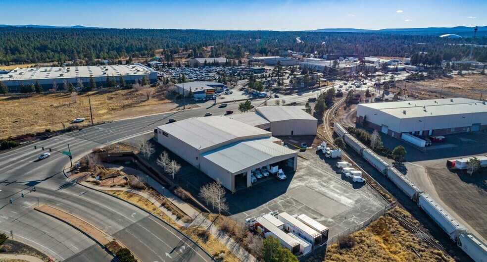 1850 E Butler Ave, Flagstaff, AZ à louer - Photo de l’immeuble – Image 2 sur 10