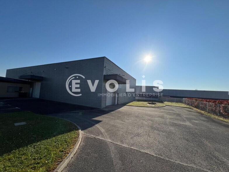 4 Chemin Des Ronzières, Vourles à louer - Photo de l’immeuble – Image 2 sur 8