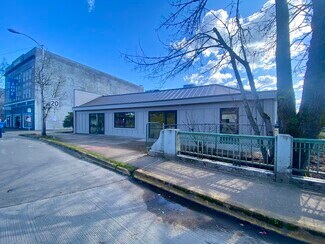Plus de détails pour 303 E Main St, Cottage Grove, OR - Bureau/Local commercial à louer