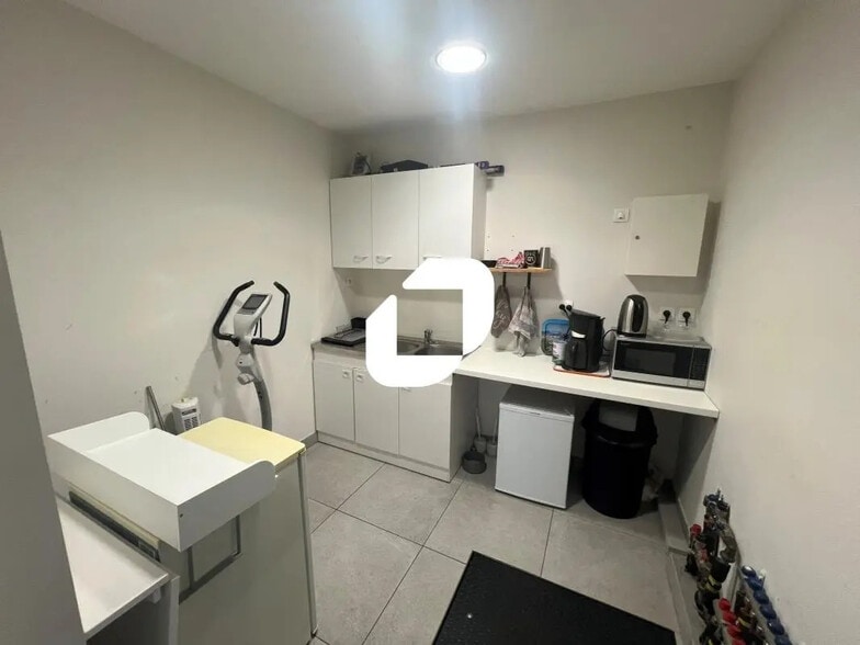 Bureau dans Râches à vendre - Photo de l’immeuble – Image 2 sur 21