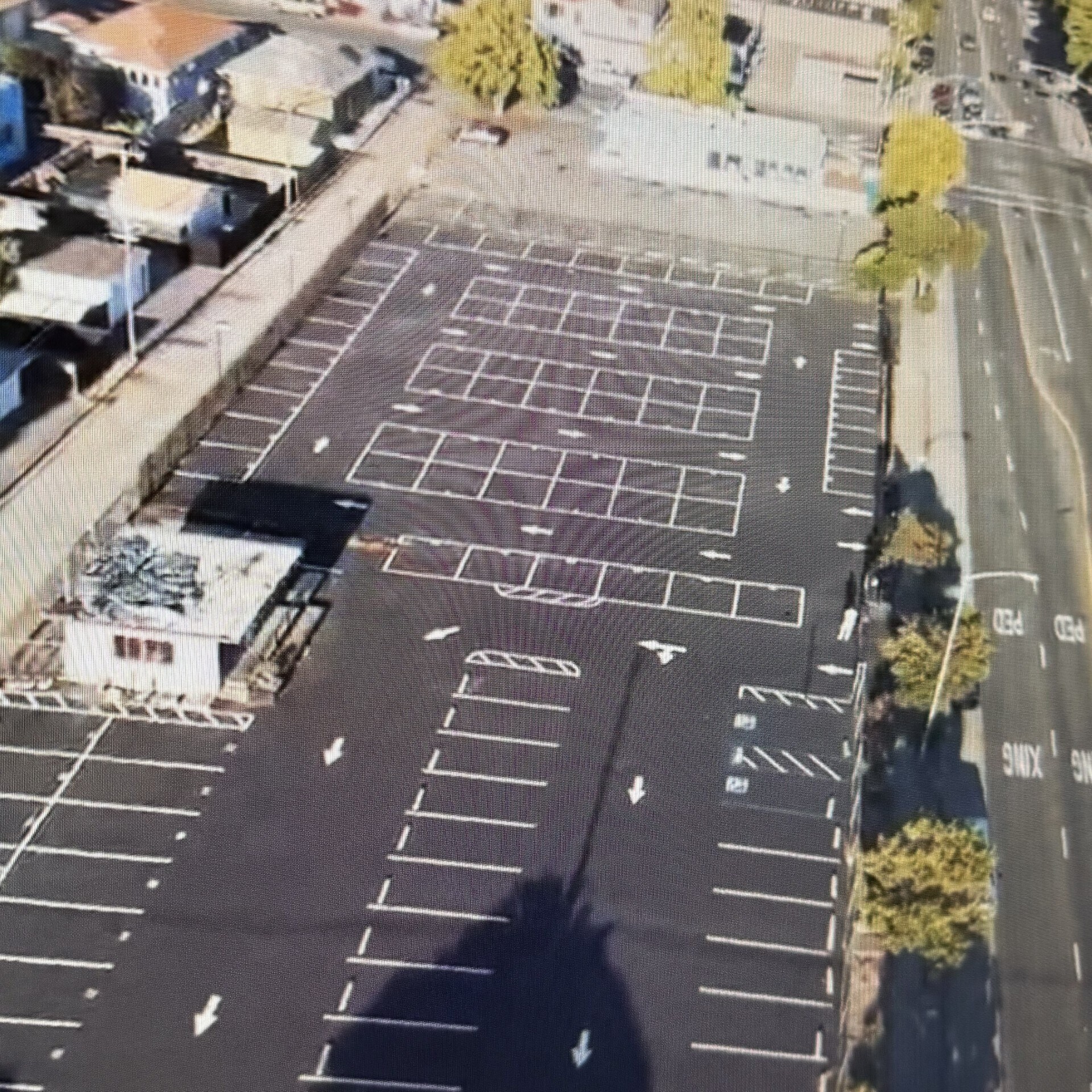 Entire Block - Retail and Parking Lot portefeuille de 2 biens à vendre sur LoopNet.fr Photo de l’immeuble– Image 1 sur 6