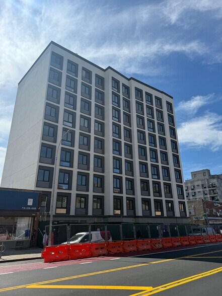 17202 Hillside Ave, Jamaica, NY à louer - Photo de l’immeuble – Image 3 sur 4