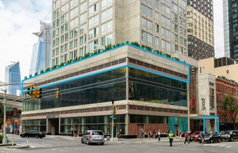 400 W 42nd St, New York, NY à louer Photo de l’immeuble– Image 1 sur 6