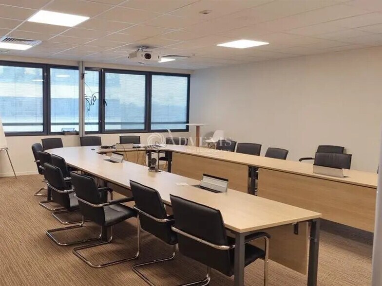 Bureau dans Tours à louer - Photo de l’immeuble – Image 3 sur 8