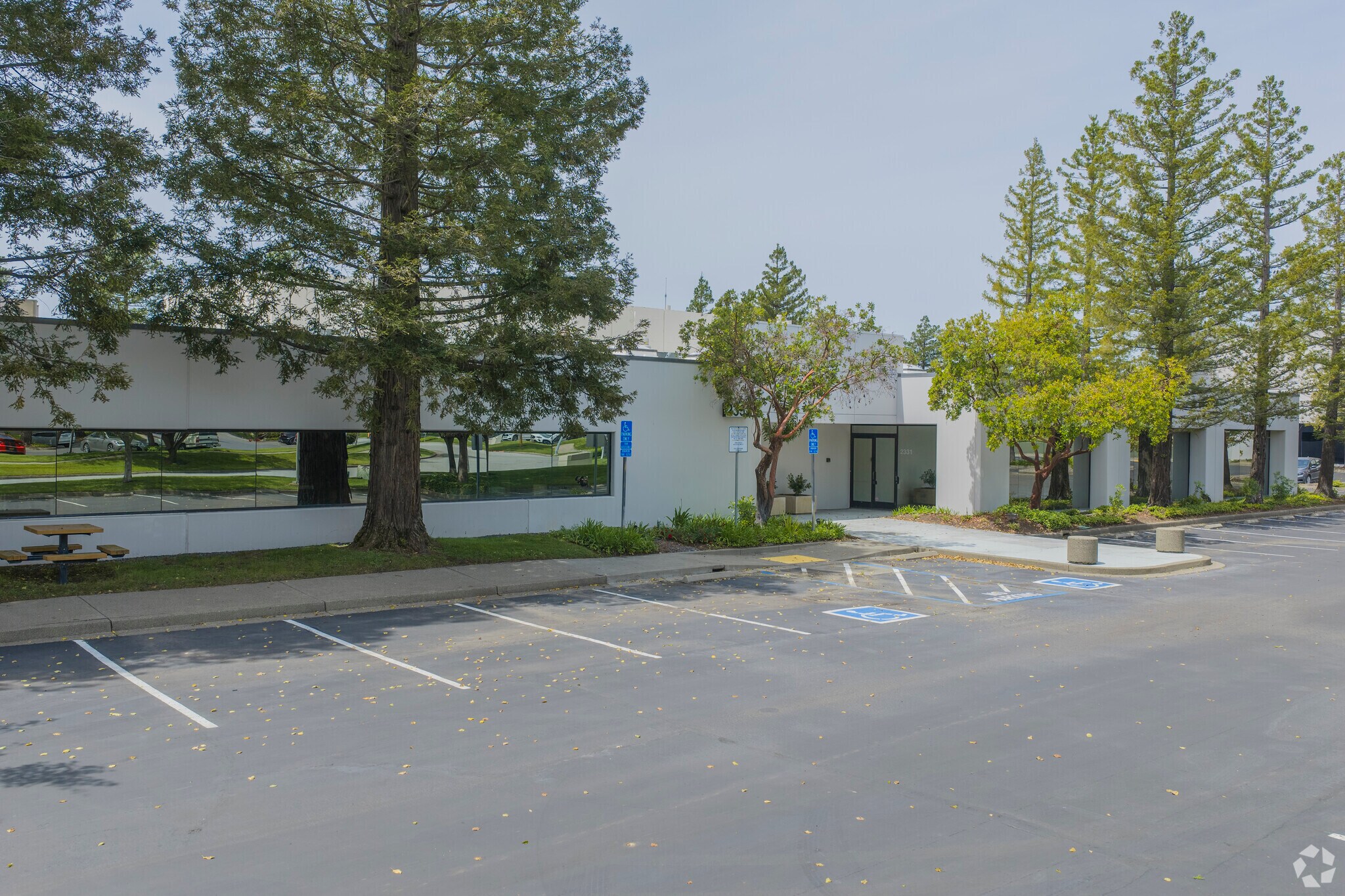 2331 Circadian Way, Santa Rosa, CA à louer Photo de l’immeuble– Image 1 sur 9