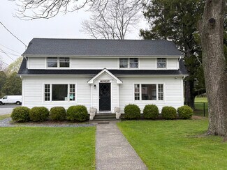 Plus de détails pour 88 W Montauk Hwy, Hampton Bays, NY - Bureau à louer