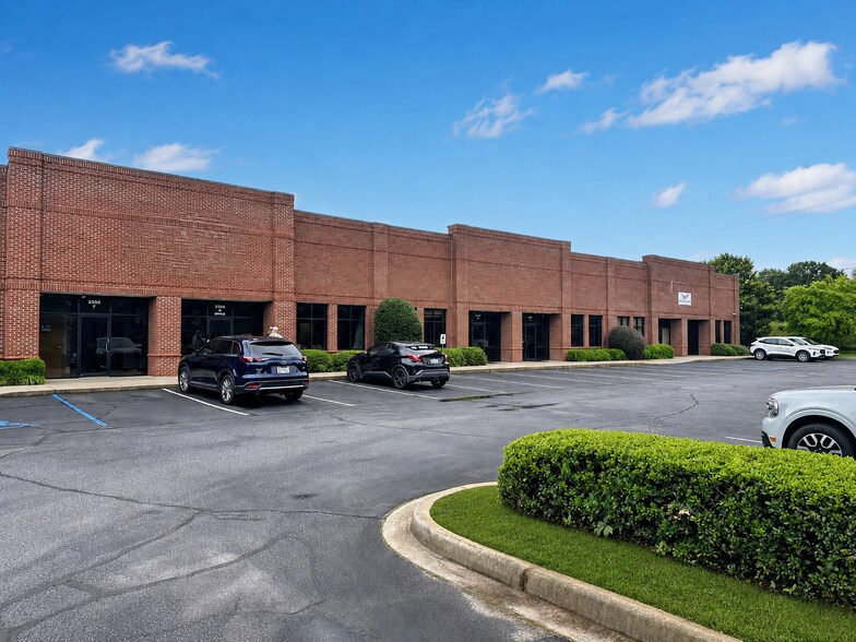 2355 Highway 101 S, Greer, SC à louer - Photo de l’immeuble – Image 1 sur 6