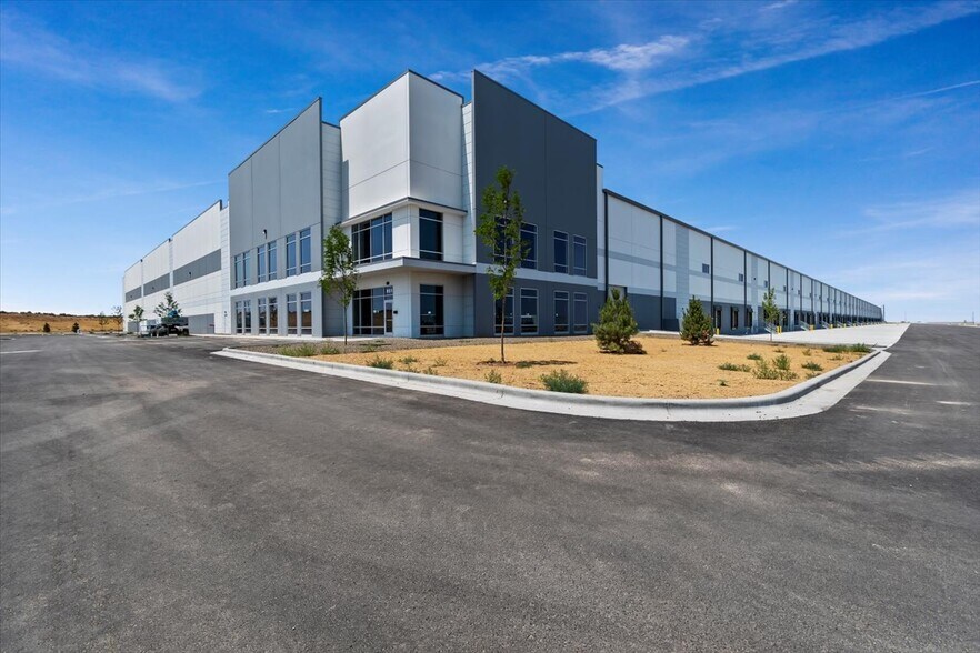 951 E Gowen Rd, Boise, ID à louer - Photo de l’immeuble – Image 1 sur 13