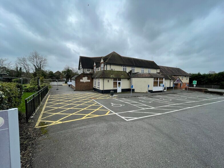 Ickenham Rd, Ruislip à vendre - Photo principale – Image 1 sur 5
