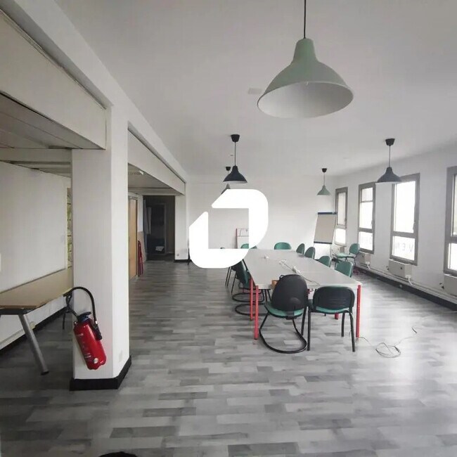 Plus de détails pour Bureau à vendre