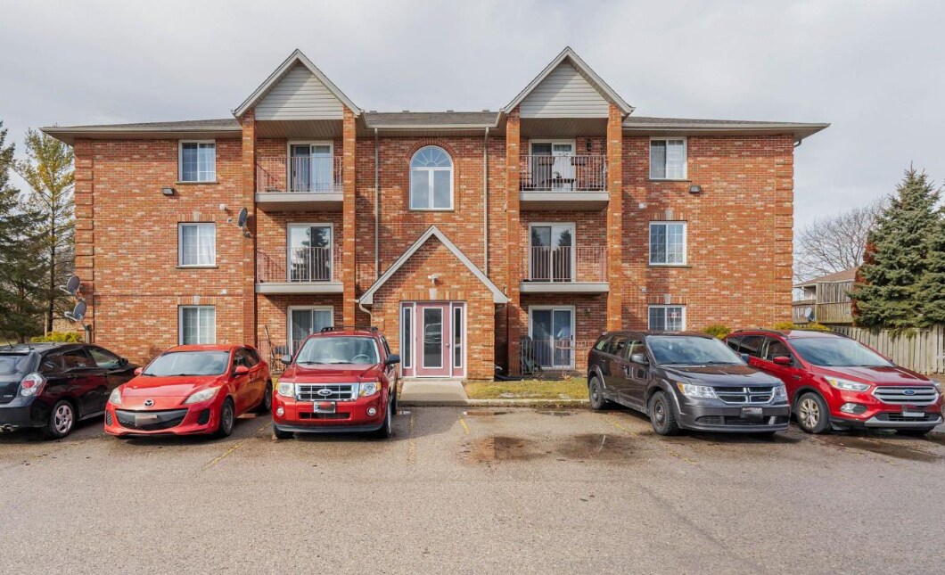 70 Stokes Rd, St Thomas, ON à vendre Photo principale– Image 1 sur 2
