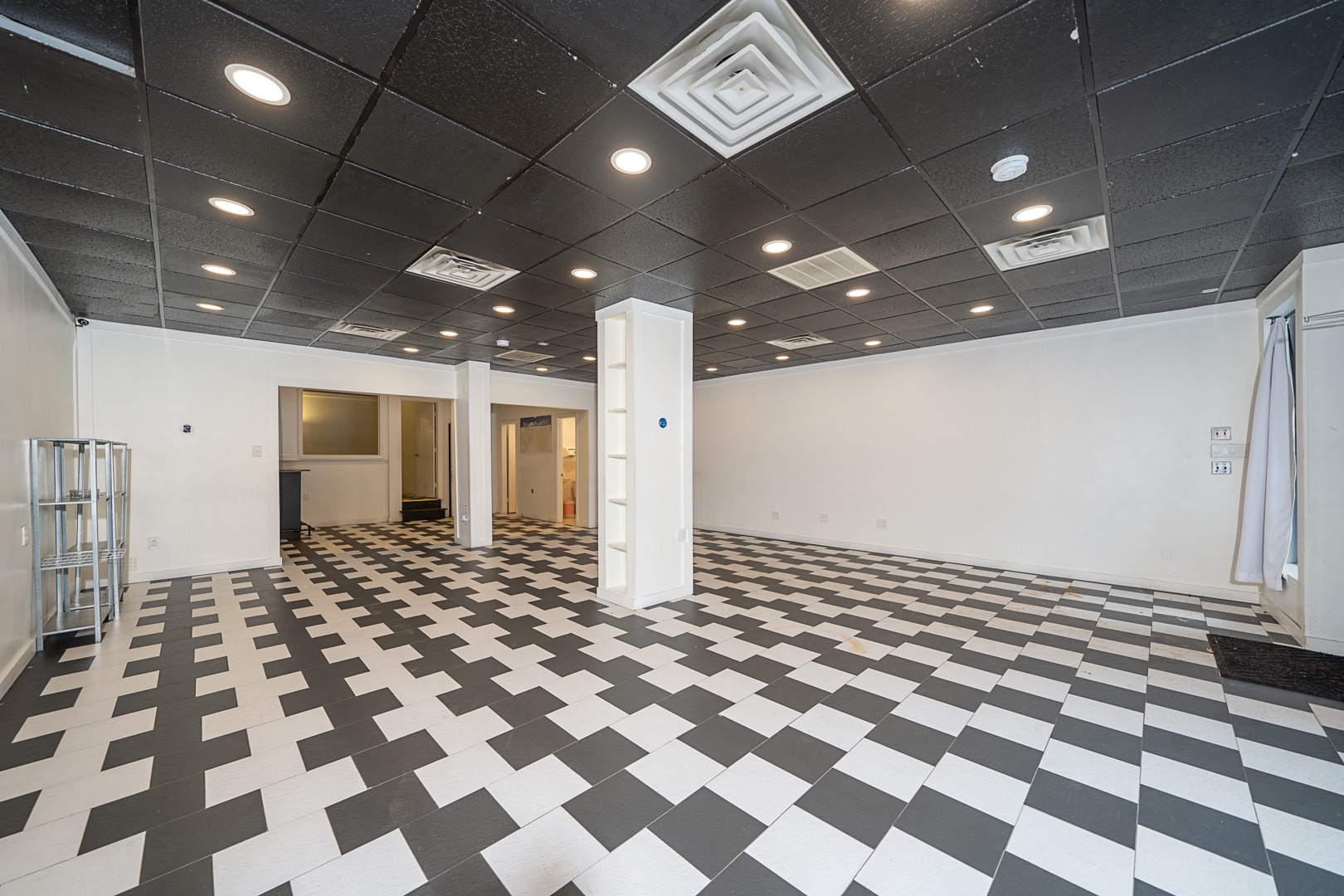 860 Bergen Ave, Jersey City, NJ à louer Photo intérieure– Image 1 sur 17