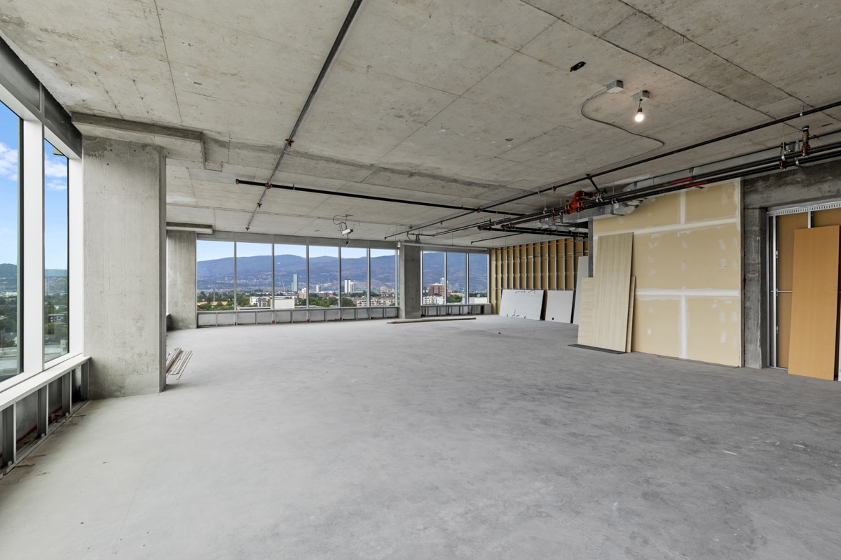 1700 Dickson Av, Kelowna, BC à louer Photo intérieure– Image 1 sur 6
